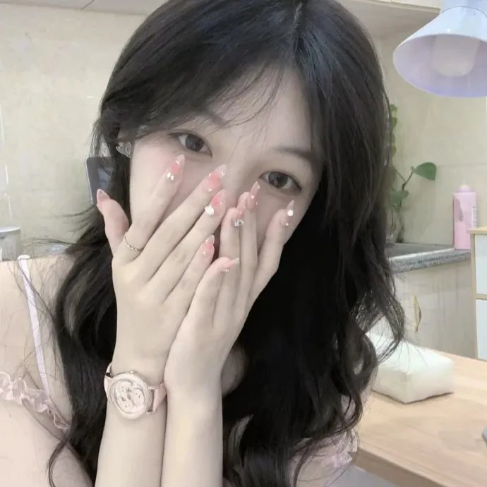 绽放的带刺玫瑰